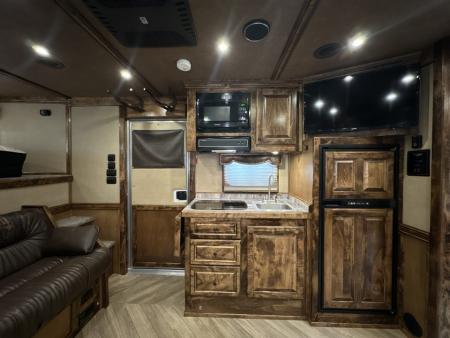 Used 2021 Cimarron 3 Horse with 14'3" Living Quarter