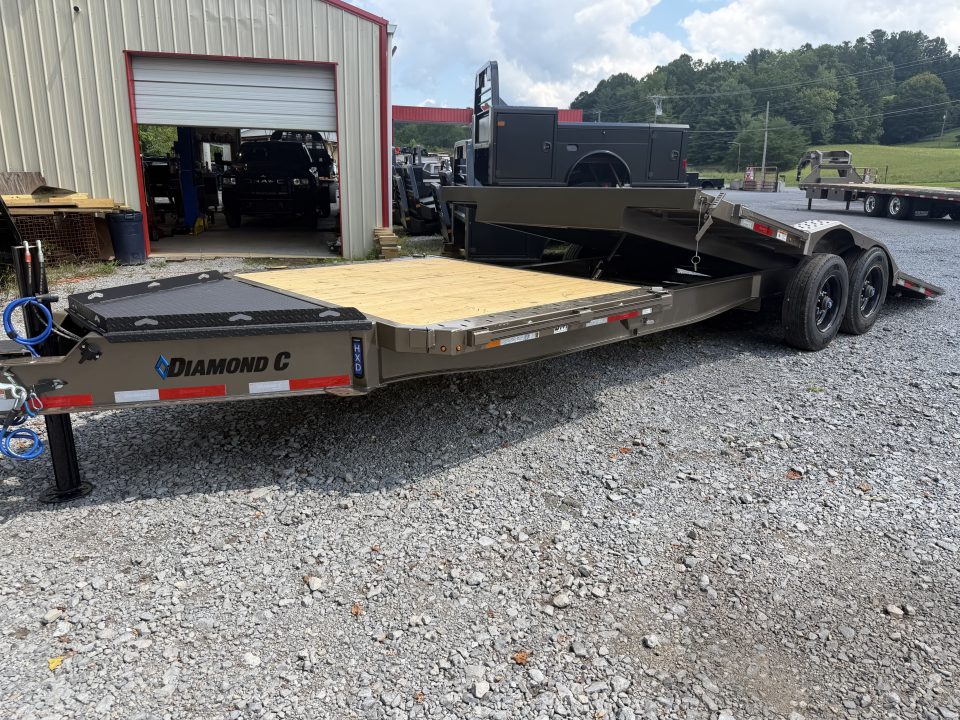 New 2026 Diamond C HXD210 DRIVE OVER FENDER TILT TRAILER ** ABS BRAKES**HYDRO JACK SOLAR CHARGER