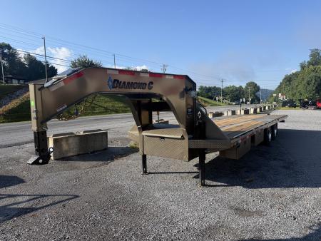 New 2026 Diamond C FMAX212 GOOSENECK FLATBED TRAILER PACESETTER EDITION WITH HYDRO JACK & DOVE , DISC BRAKES, 17.5 aluminum outer rims
