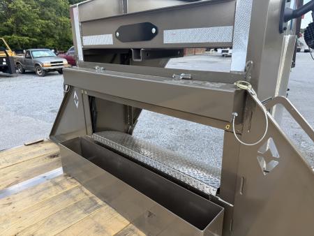 New 2026 Diamond C FMAX212 GOOSENECK FLATBED TRAILER PACESETTER EDITION WITH HYDRO JACK & DOVE , DISC BRAKES, 17.5 aluminum outer rims