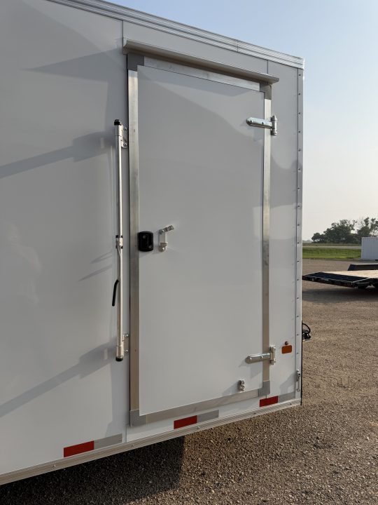 New 2026 Southland Trailers LCHT52-7.520v-86r Cargo / Enclosed Trailer