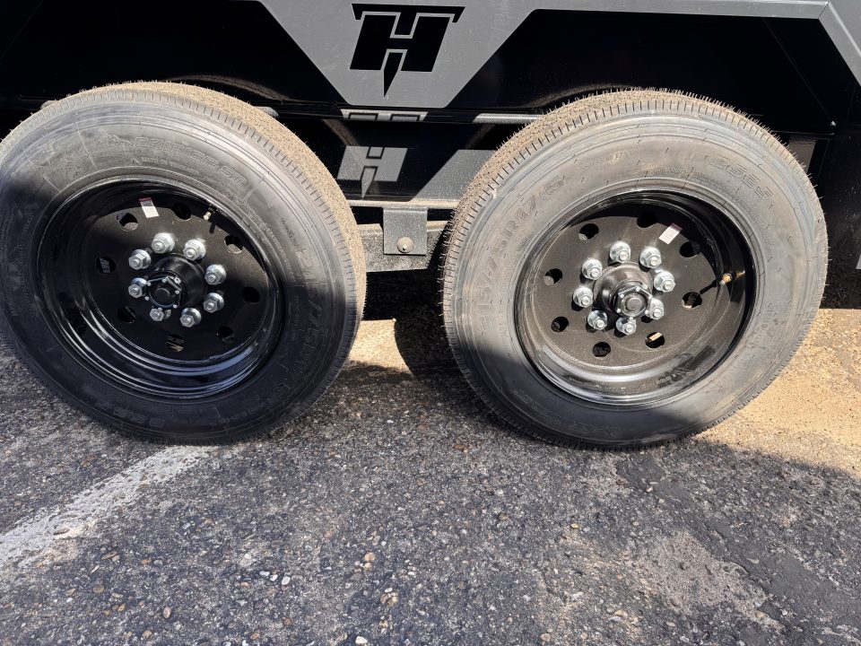 2027 Hillcrest Trailers photo 2