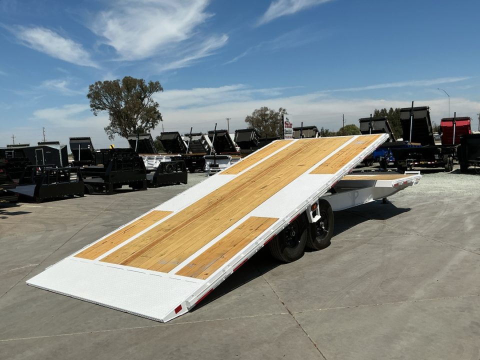 New 2027 Diamond C Trailers DEC207L26X102 8.5FT X 26FT 15.5K GVW Tilt Trailer