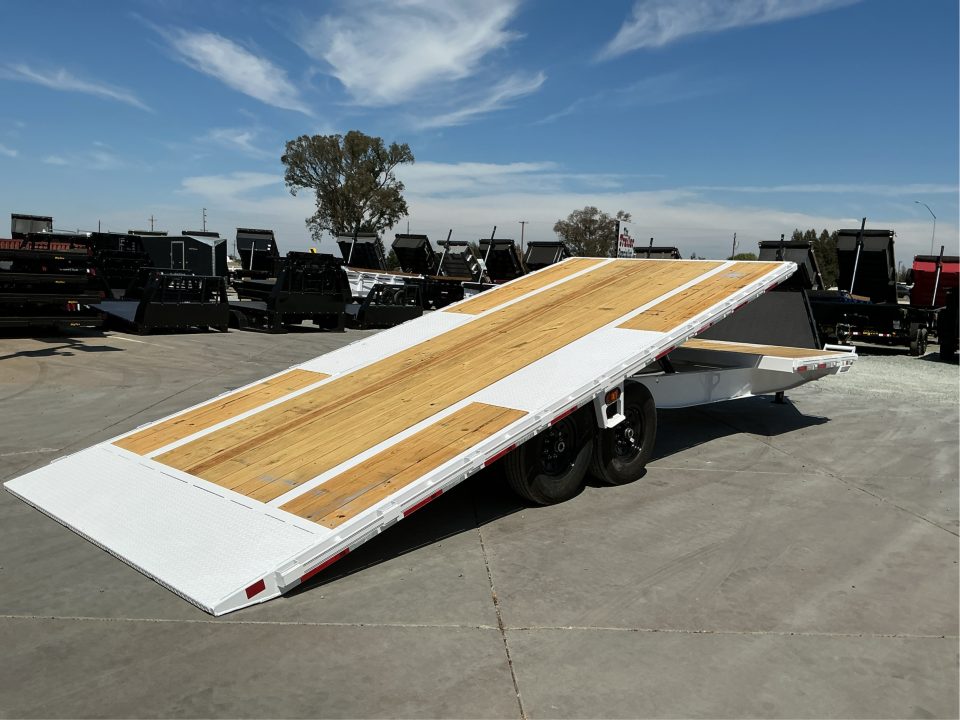 New 2027 Diamond C Trailers DEC207L26X102 8.5FT X 26FT 15.5K GVW Tilt Trailer