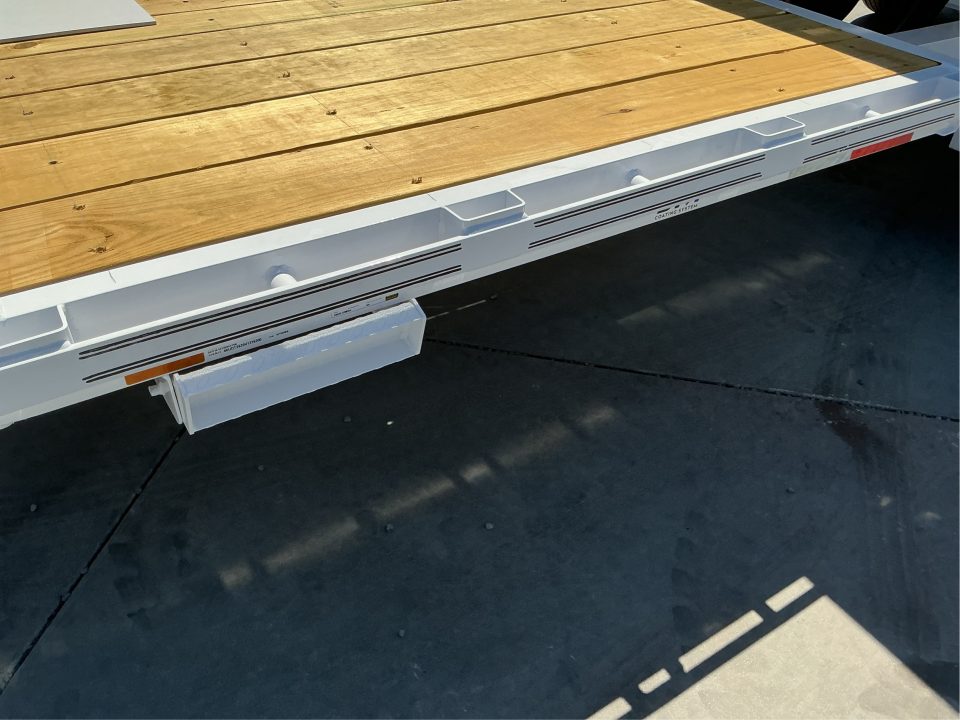 New 2027 Diamond C Trailers DEC207L26X102 8.5FT X 26FT 15.5K GVW Tilt Trailer