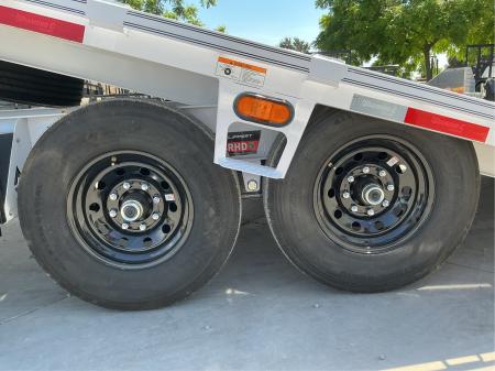 New 2027 Diamond C Trailers DEC207L26X102 8.5FT X 26FT 15.5K GVW Tilt Trailer