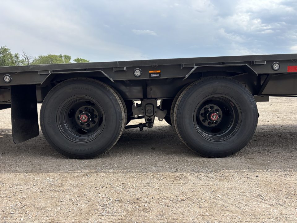 New 2027 MAXX-D LDX Flatbed Trailer
