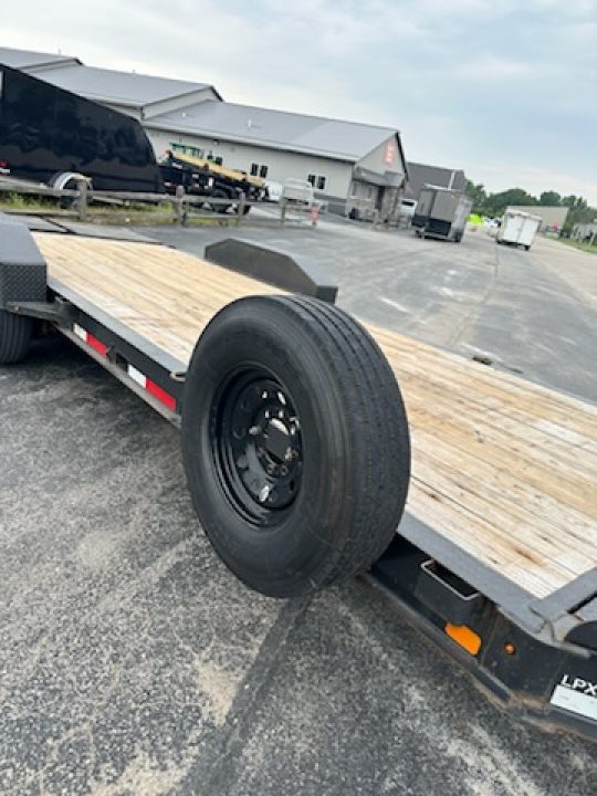 Used 2022 Diamond C Trailers LPX207 22X82