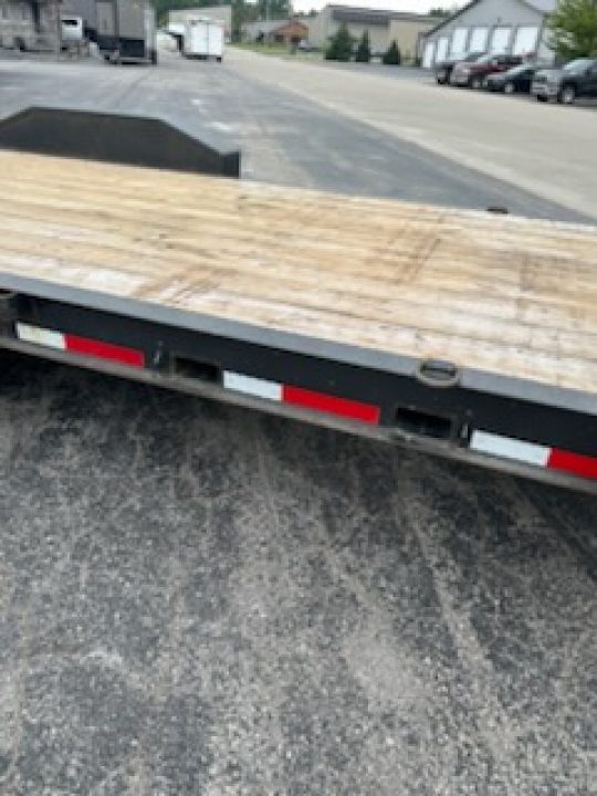 Used 2022 Diamond C Trailers LPX207 22X82