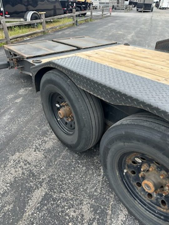 Used 2022 Diamond C Trailers LPX207 22X82