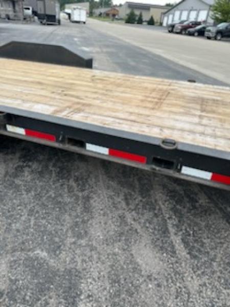 Used 2022 Diamond C Trailers LPX207 22X82