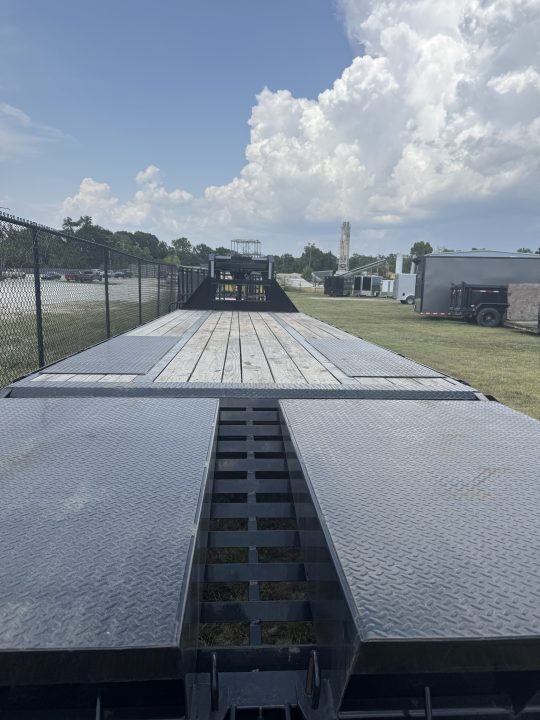 Consignment 2024 Load Trail GP0230 Flatbed Trailer