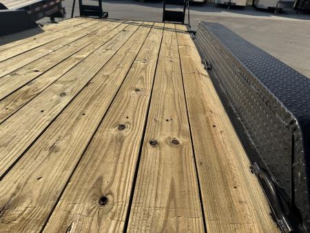 Used 2021 Load Trail 24’ HEAVY DUTY Flatbed 3-7000lb axles =21K Dovetail Trailer Fold Up Ramps