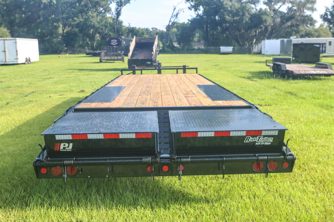 New 2027 8.5x28 PJ Trailers Equipment Trailer