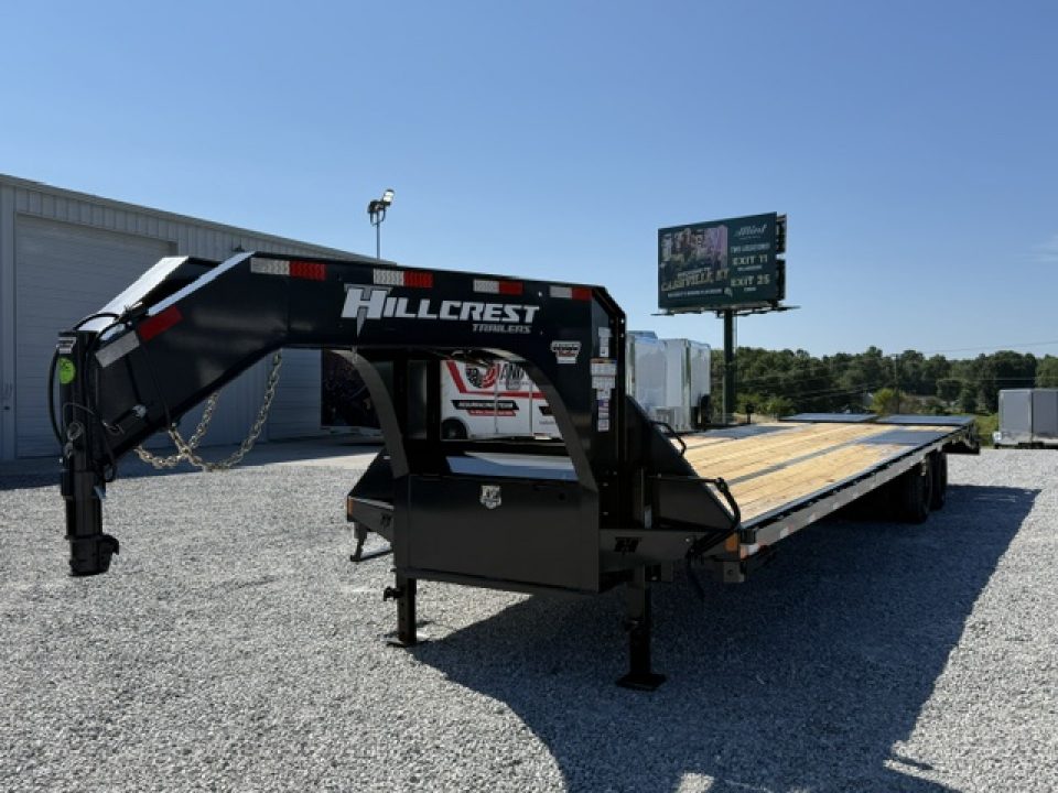 New HillCrest Gooseneck 30+5 22.9 W/ Max Ramps