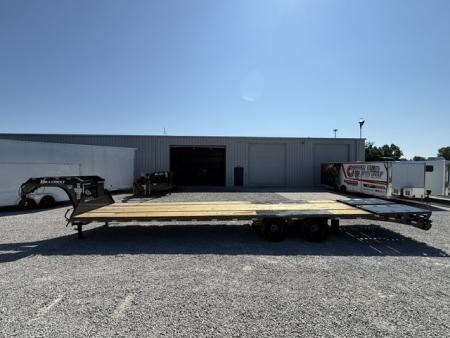 New HillCrest Gooseneck 30+5 22.9 W/ Max Ramps