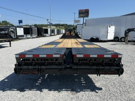 New HillCrest Gooseneck 30+5 22.9 W/ Max Ramps