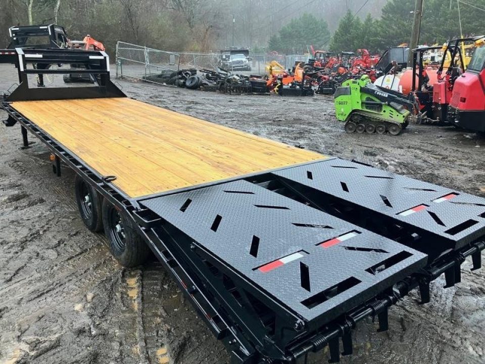 New 2027 Iron Bull FDG Deckover Trailer