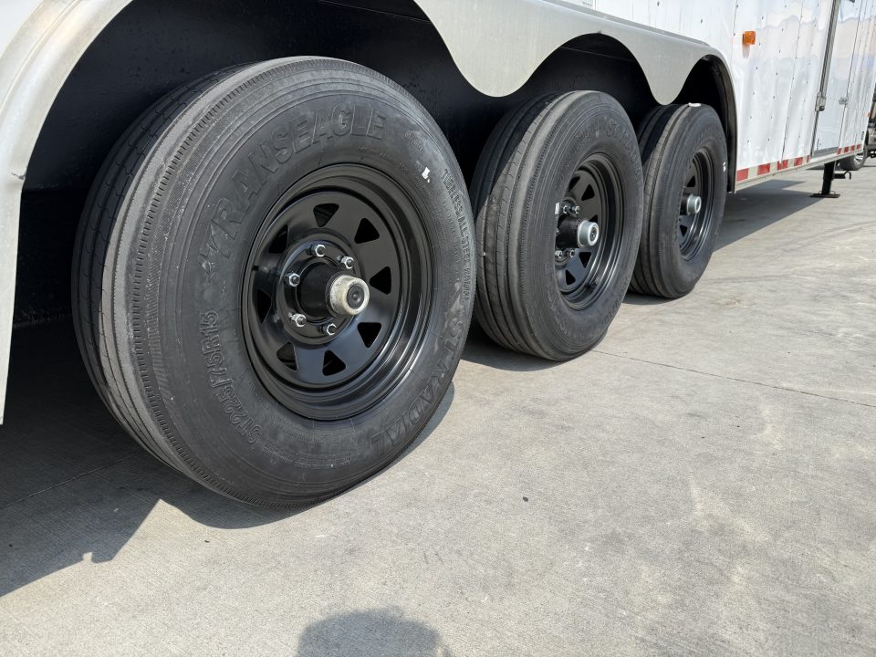 Used 2006 Haulmark 8.5x34 enclosed 3-5200lb axles=15K 7 ft tall Cargo car hauler gooseneck Rear Ramp Trailer