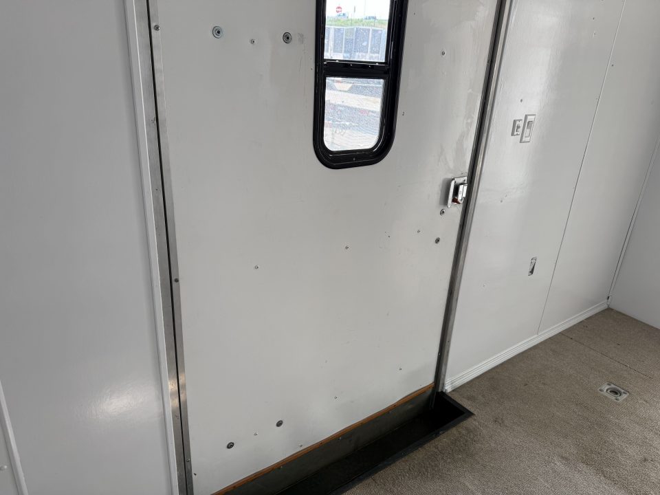 Used 2006 Haulmark 8.5x34 enclosed 3-5200lb axles=15K 7 ft tall Cargo car hauler gooseneck Rear Ramp Trailer