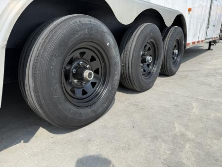 Used 2006 Haulmark 8.5x34 enclosed 3-5200lb axles=15K 7 ft tall Cargo car hauler gooseneck Rear Ramp Trailer