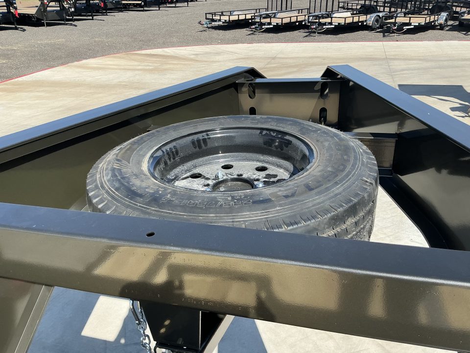 New 2027 MAXX-D 102"x28' GN HD I-Beam Equipment Trailer - H9X