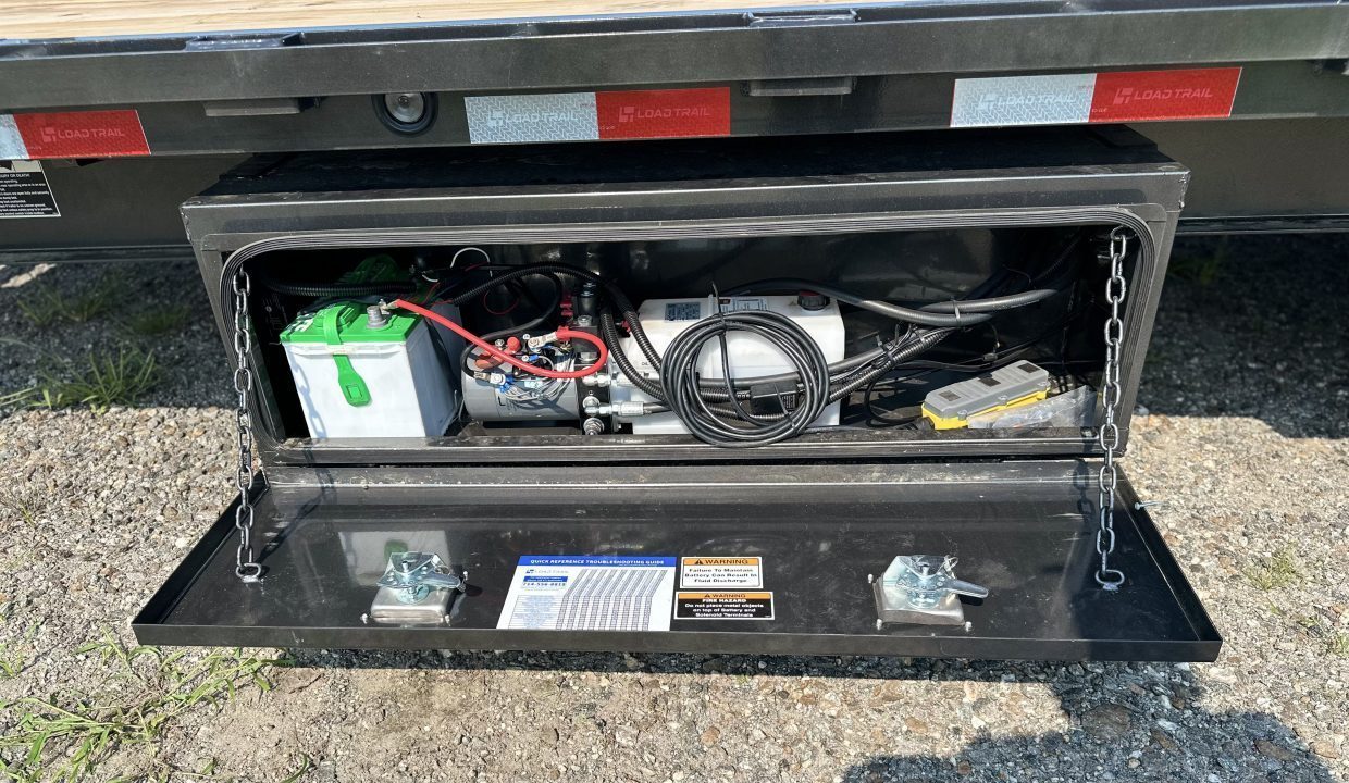 New 2027 Load Trail 	102" x 24' Tandem Pintle Hook Equipment Tilt Deck Equipment Trailer