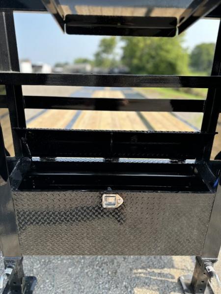 New 2027 Load Trail 102" x 32' Tandem Low-Pro Gooseneck Equipment Trailer