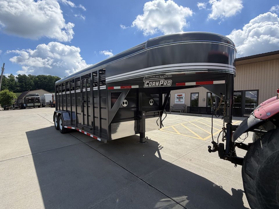 7×24 Horse Livestock Trailer