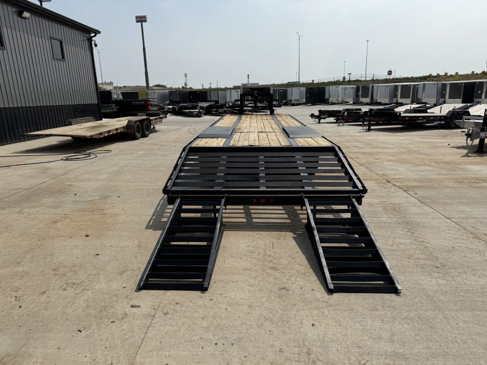 Used 2011 Elite 32ft Gooseneck with 20K GVWR and 2-10,000lb axles