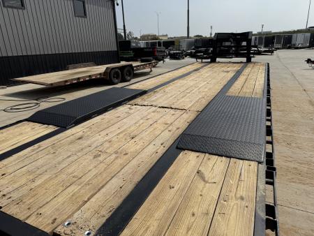Used 2011 Elite 32ft Gooseneck with 20K GVWR and 2-10,000lb axles