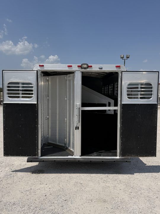 Used 2007 Elite 4 Horse Gooseneck Horse Trailer
