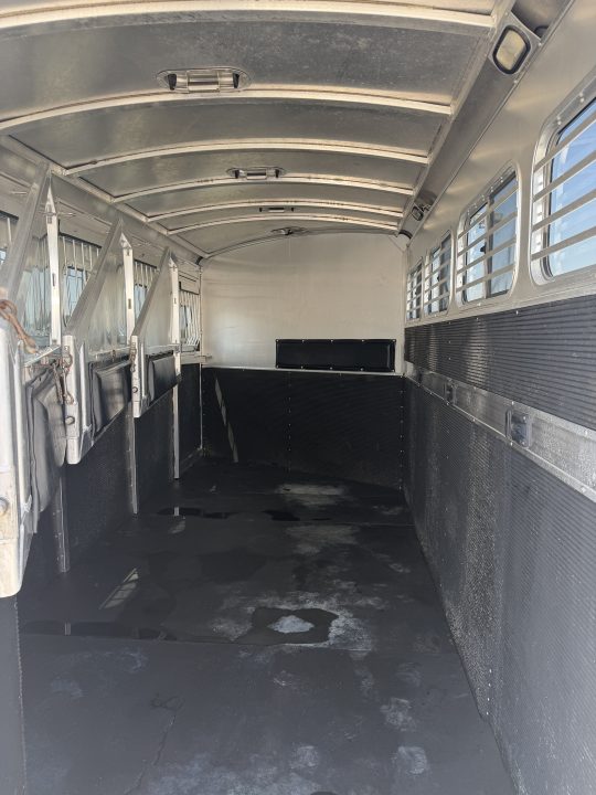 Used 2007 Elite 4 Horse Gooseneck Horse Trailer