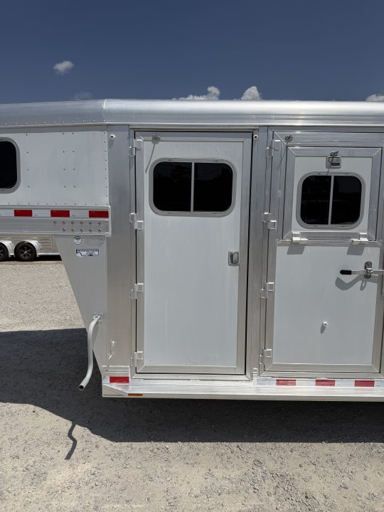 Used 2007 Elite 4 Horse Gooseneck Horse Trailer