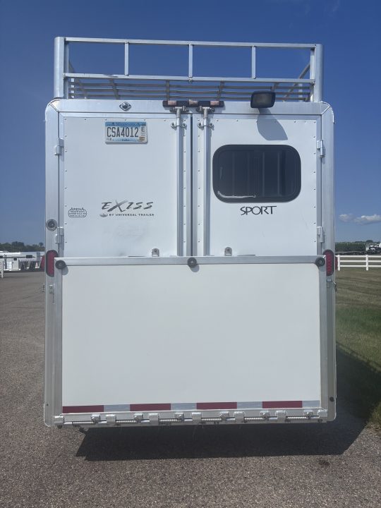 Used 2007 Exiss Trailers 3H 4'LQ Sport Horse Trailer