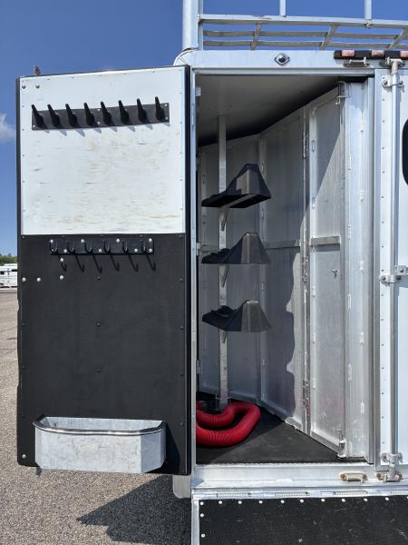 Used 2007 Exiss Trailers 3H 4'LQ Sport Horse Trailer