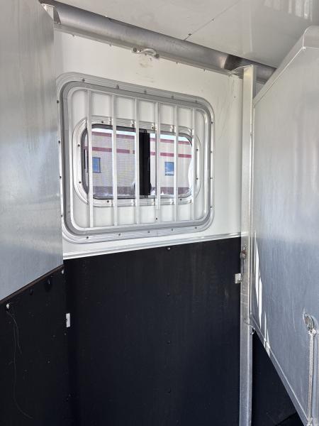 Used 2007 Exiss Trailers 3H 4'LQ Sport Horse Trailer