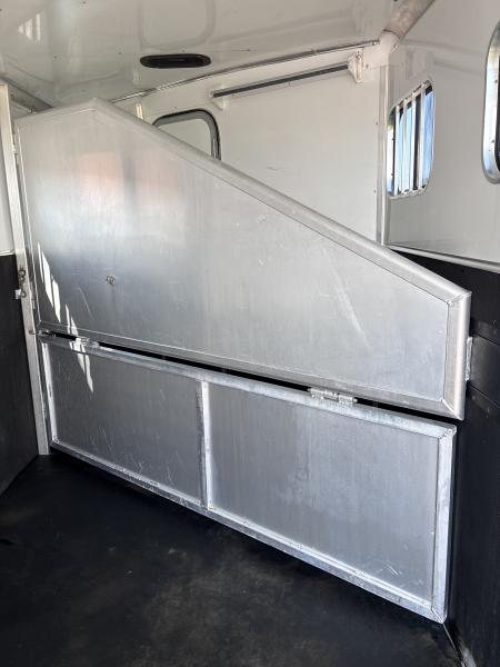 Used 2007 Exiss Trailers 3H 4'LQ Sport Horse Trailer