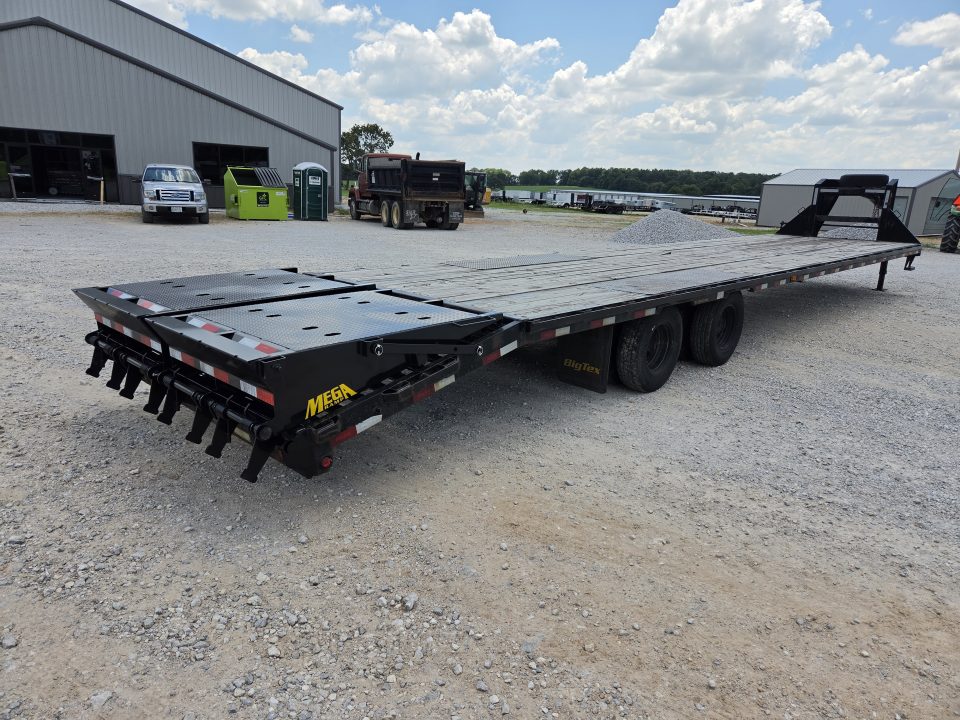 Used 2019 Big Tex 102X40 TANDEM LO-PRO GOOSENECK W/10K AXLES & MAX RAMPS