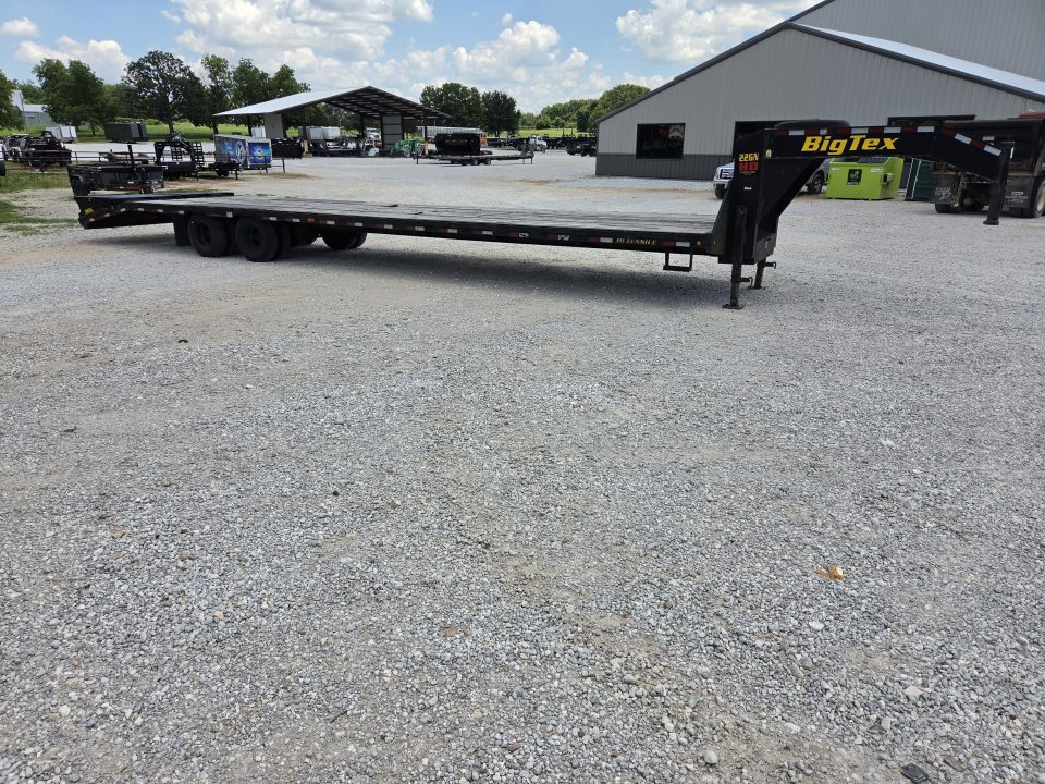 Used 2019 Big Tex 102X40 TANDEM LO-PRO GOOSENECK W/10K AXLES & MAX RAMPS