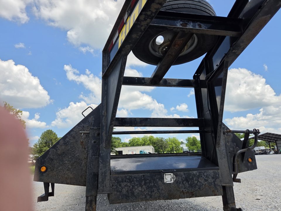 Used 2019 Big Tex 102X40 TANDEM LO-PRO GOOSENECK W/10K AXLES & MAX RAMPS