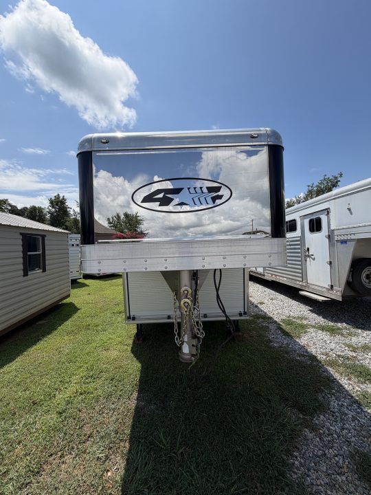 Consignment 2024 4-Star Trailers 4 Horse Midtack 14'8 Slideout Living Quarters Slideout Horse Trailer