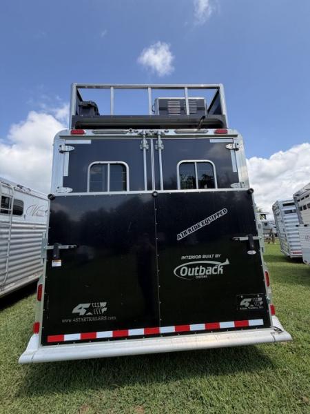 Consignment 2024 4-Star Trailers 4 Horse Midtack 14'8 Slideout Living Quarters Slideout Horse Trailer