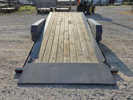 Used 2024 Diamond C 82X22 TANDEM 15.5K GRAVITY TILT W/6' STATIONARY DECK & 14PLY TIRES