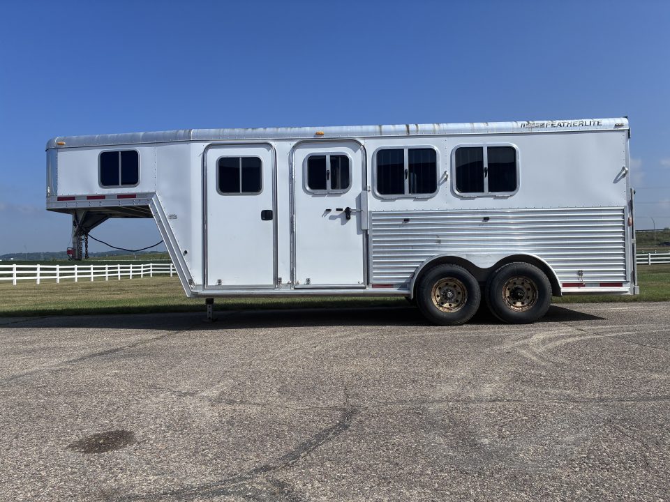 Used 2006 Featherlite Trailers 3H GN Horse Trailer