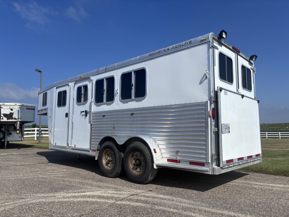 Used 2006 Featherlite Trailers 3H GN Horse Trailer