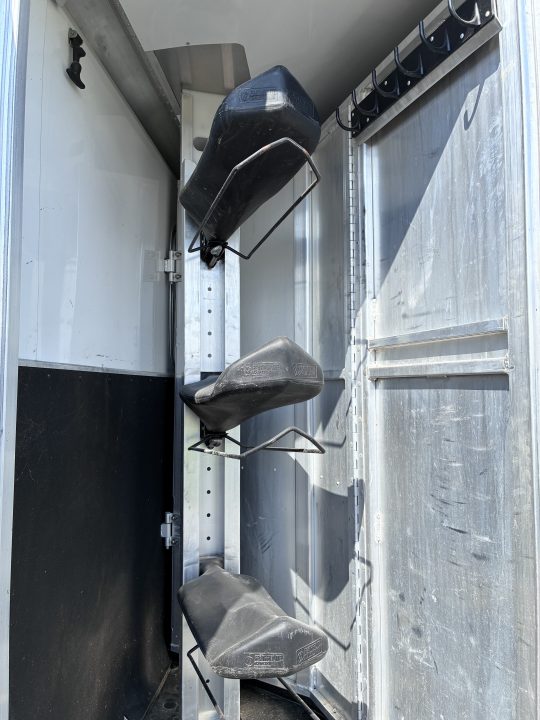 Used 2006 Featherlite Trailers 3H GN Horse Trailer