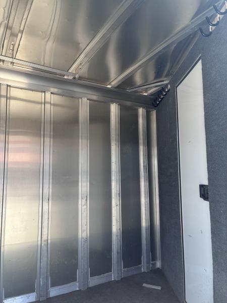 Used 2006 Featherlite Trailers 3H GN Horse Trailer
