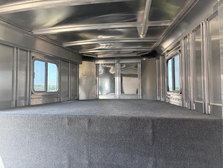 Used 2006 Featherlite Trailers 3H GN Horse Trailer