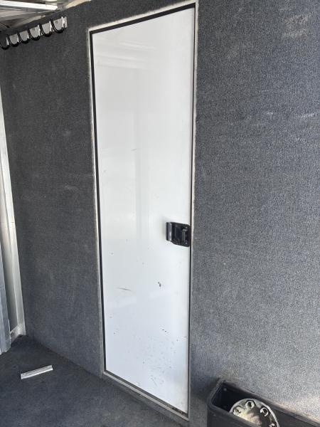 Used 2006 Featherlite Trailers 3H GN Horse Trailer